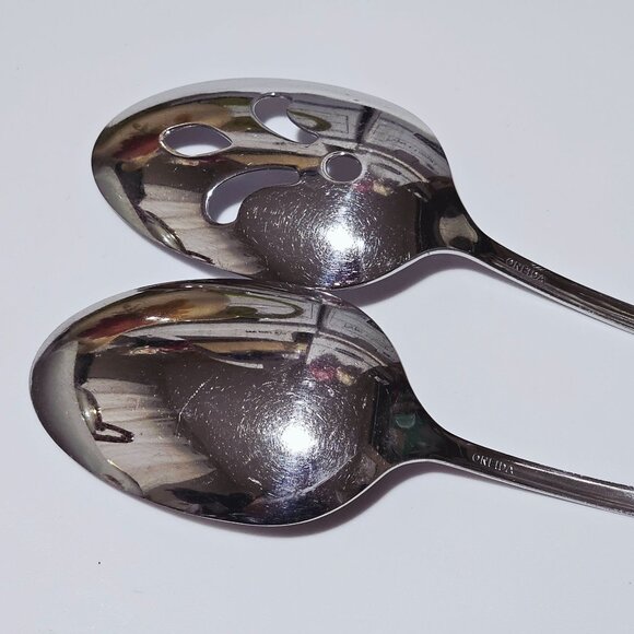 2 Oneida Distinction Serving Spoons 8" pierced stainless glossy 2000s vtg minima - Picture 9 of 9